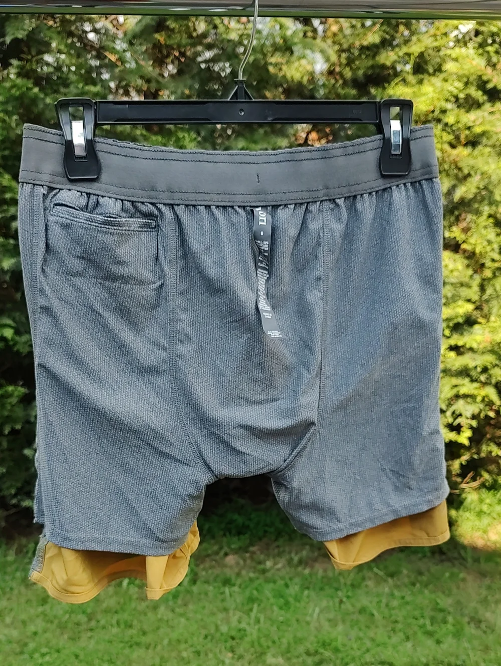 Vuori Athletic Shorts in Mustard Yellow Size Small
